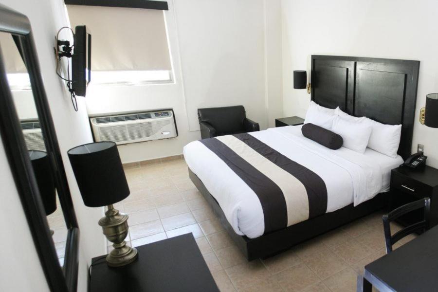 Hotel El Camino Inn & Suites เรย์โนซา ภายนอก รูปภาพ