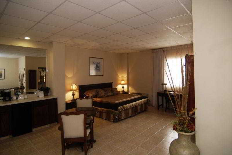 Hotel El Camino Inn & Suites เรย์โนซา ภายนอก รูปภาพ