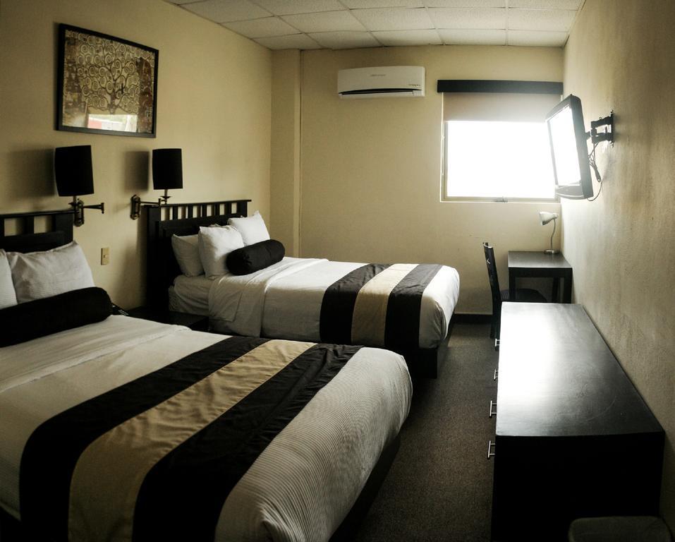 Hotel El Camino Inn & Suites เรย์โนซา ภายนอก รูปภาพ