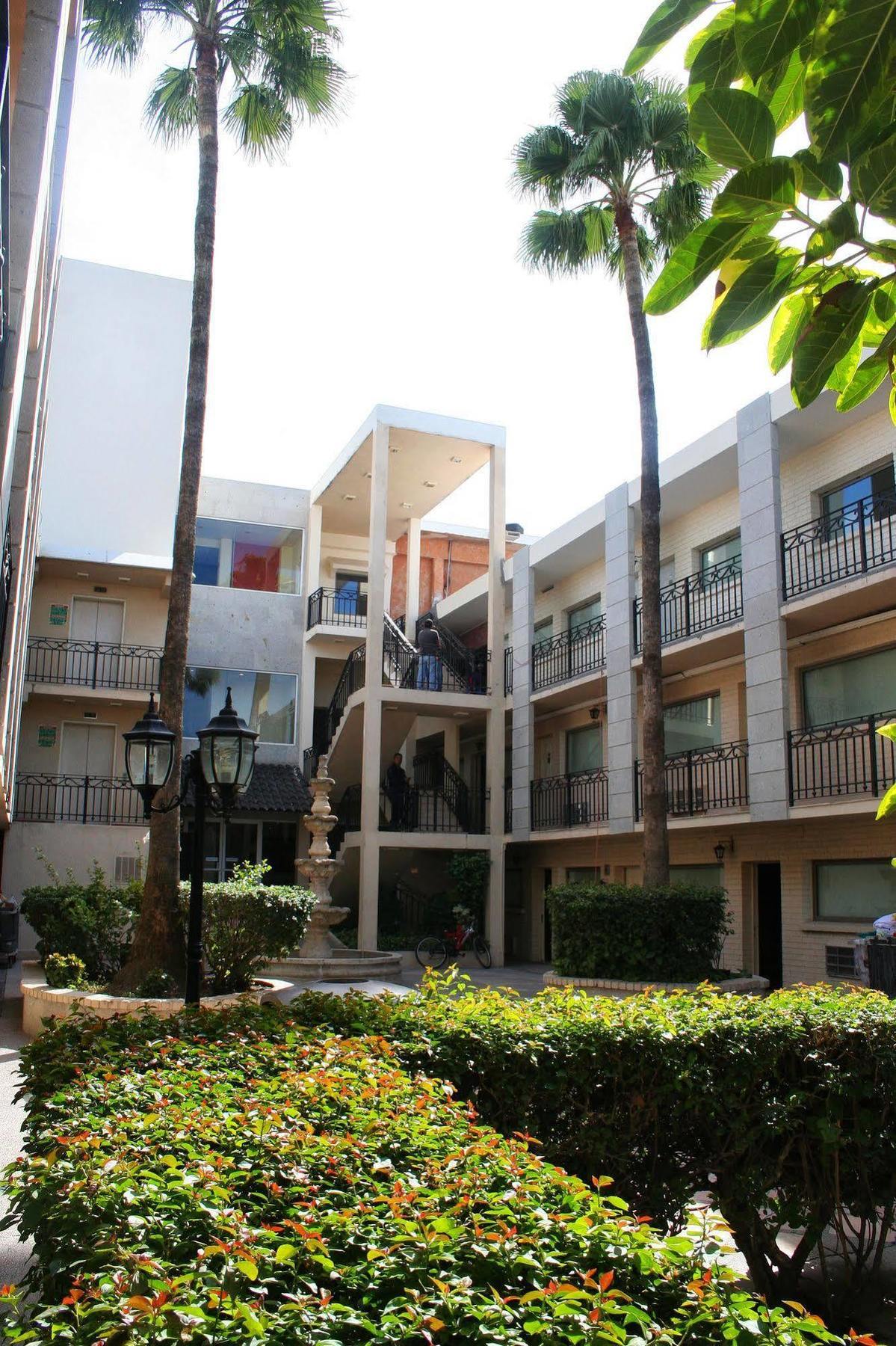 Hotel El Camino Inn & Suites เรย์โนซา ภายนอก รูปภาพ