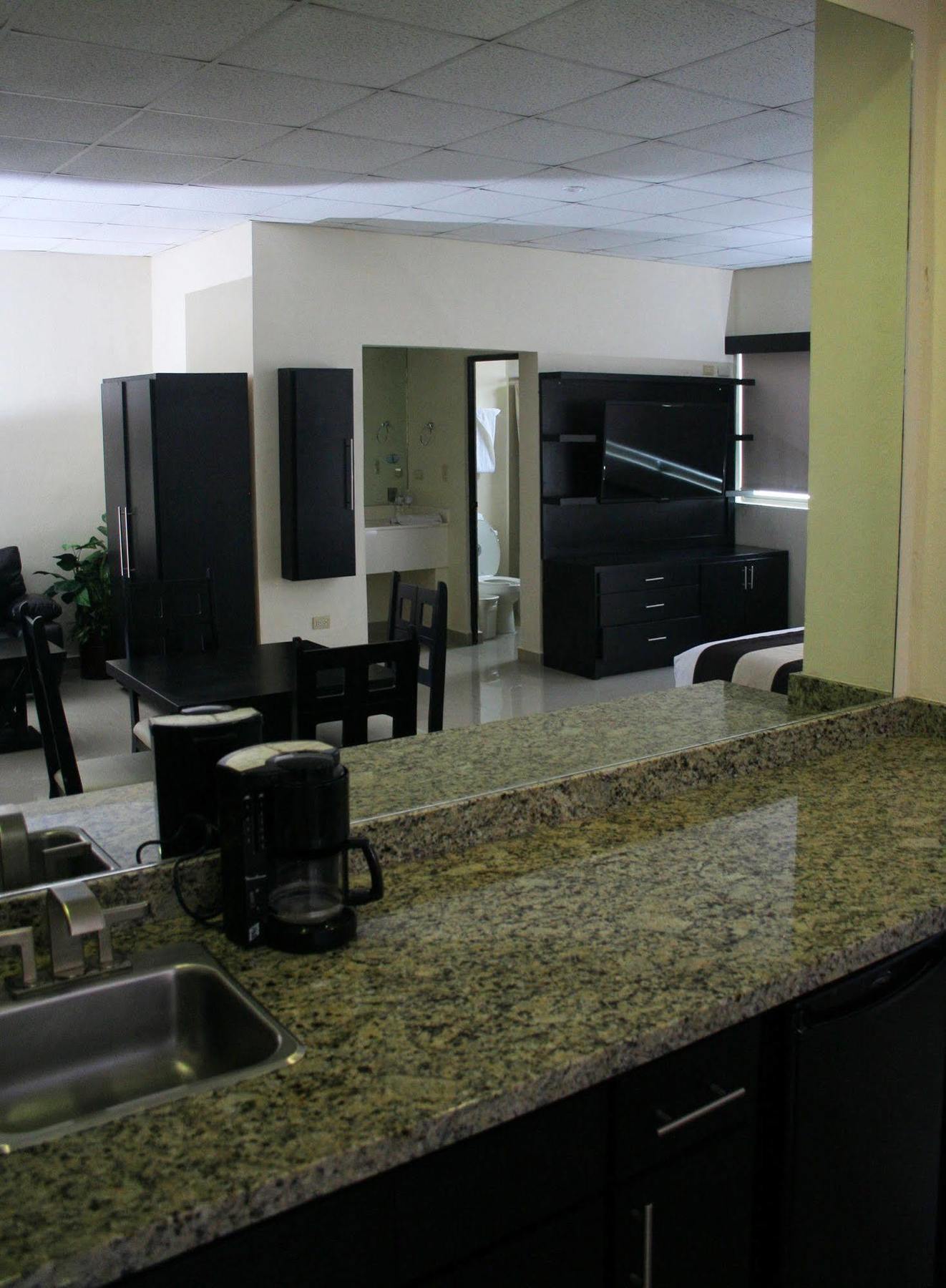 Hotel El Camino Inn & Suites เรย์โนซา ภายนอก รูปภาพ
