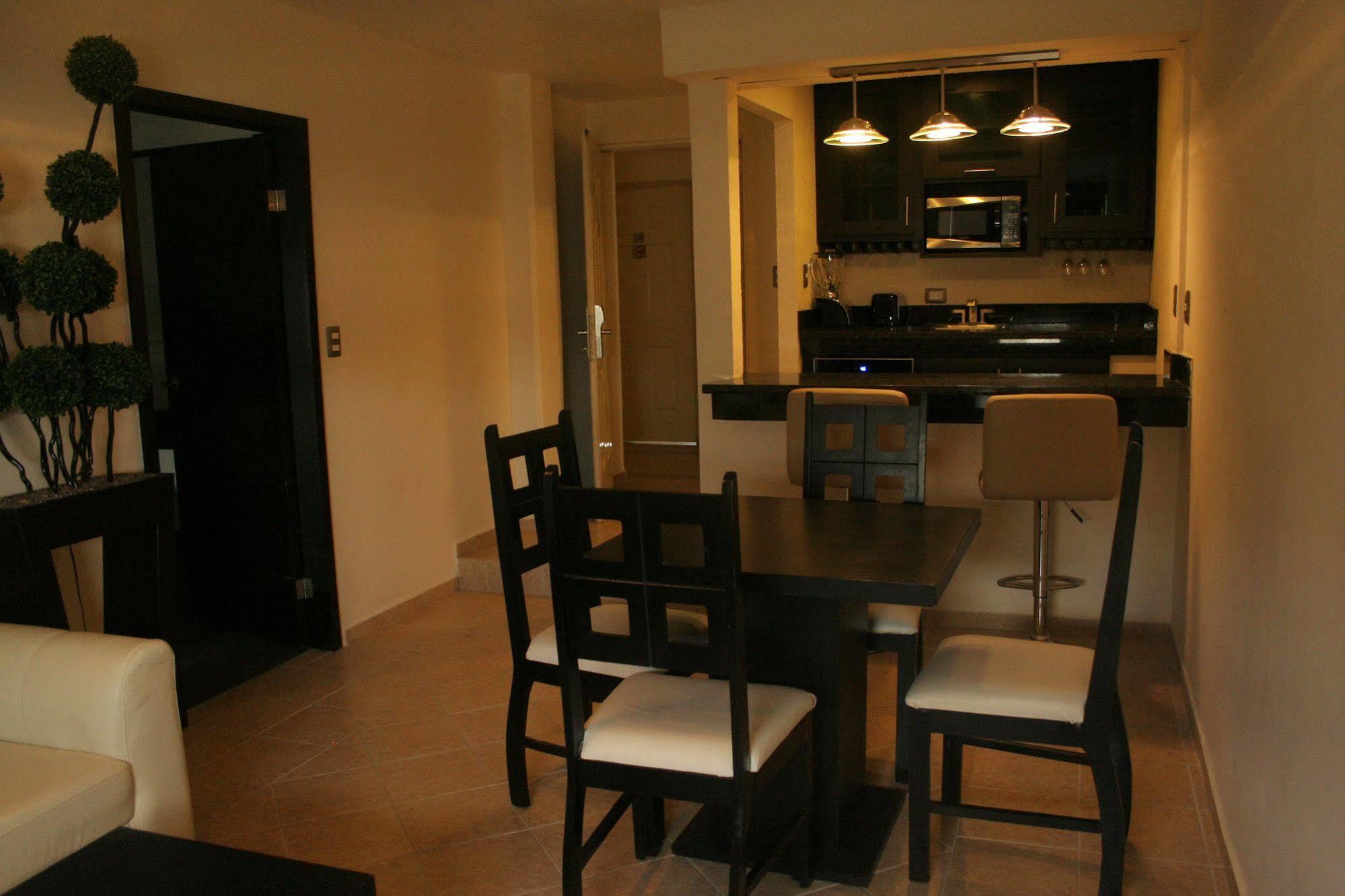 Hotel El Camino Inn & Suites เรย์โนซา ภายนอก รูปภาพ