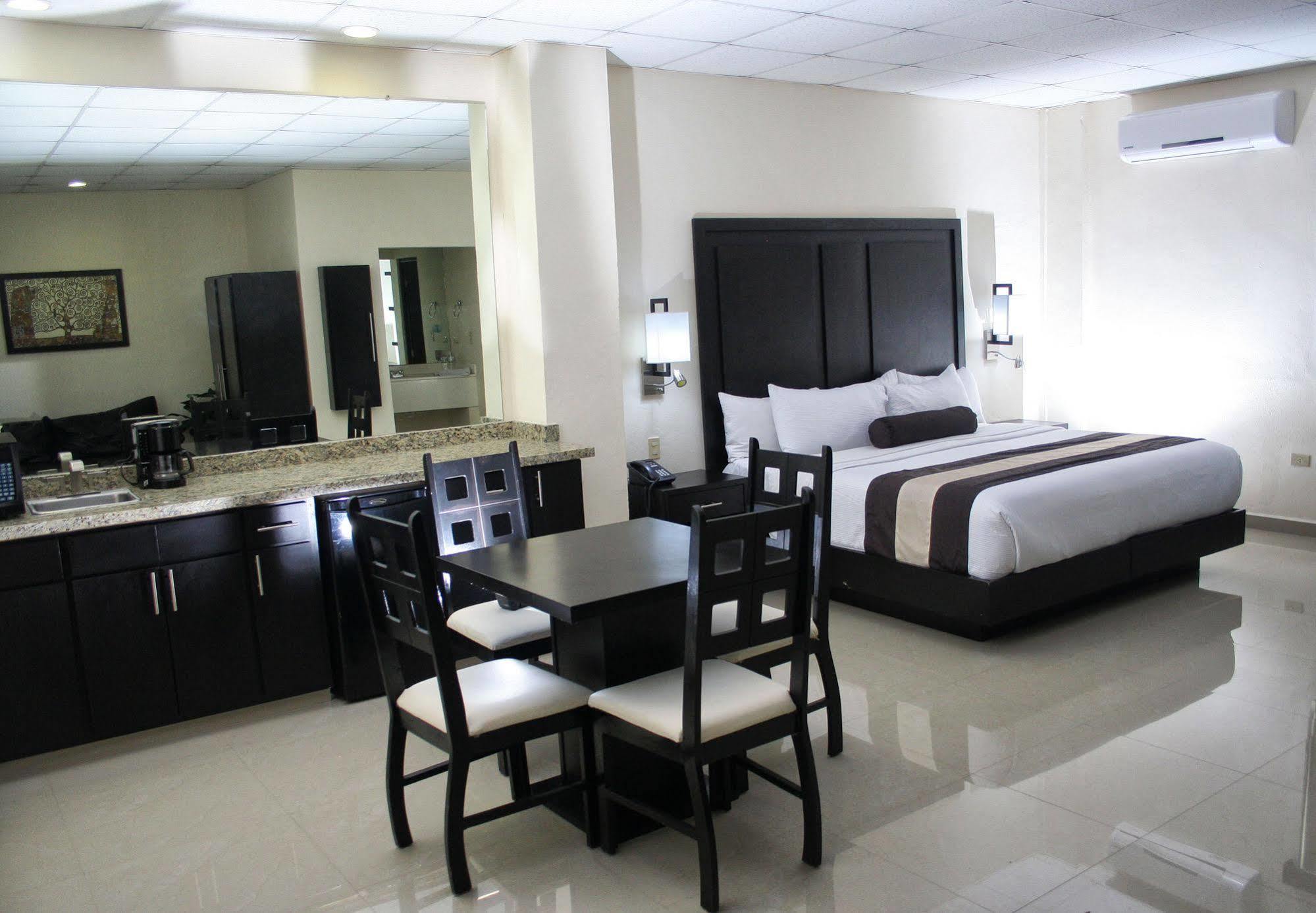 Hotel El Camino Inn & Suites เรย์โนซา ภายนอก รูปภาพ
