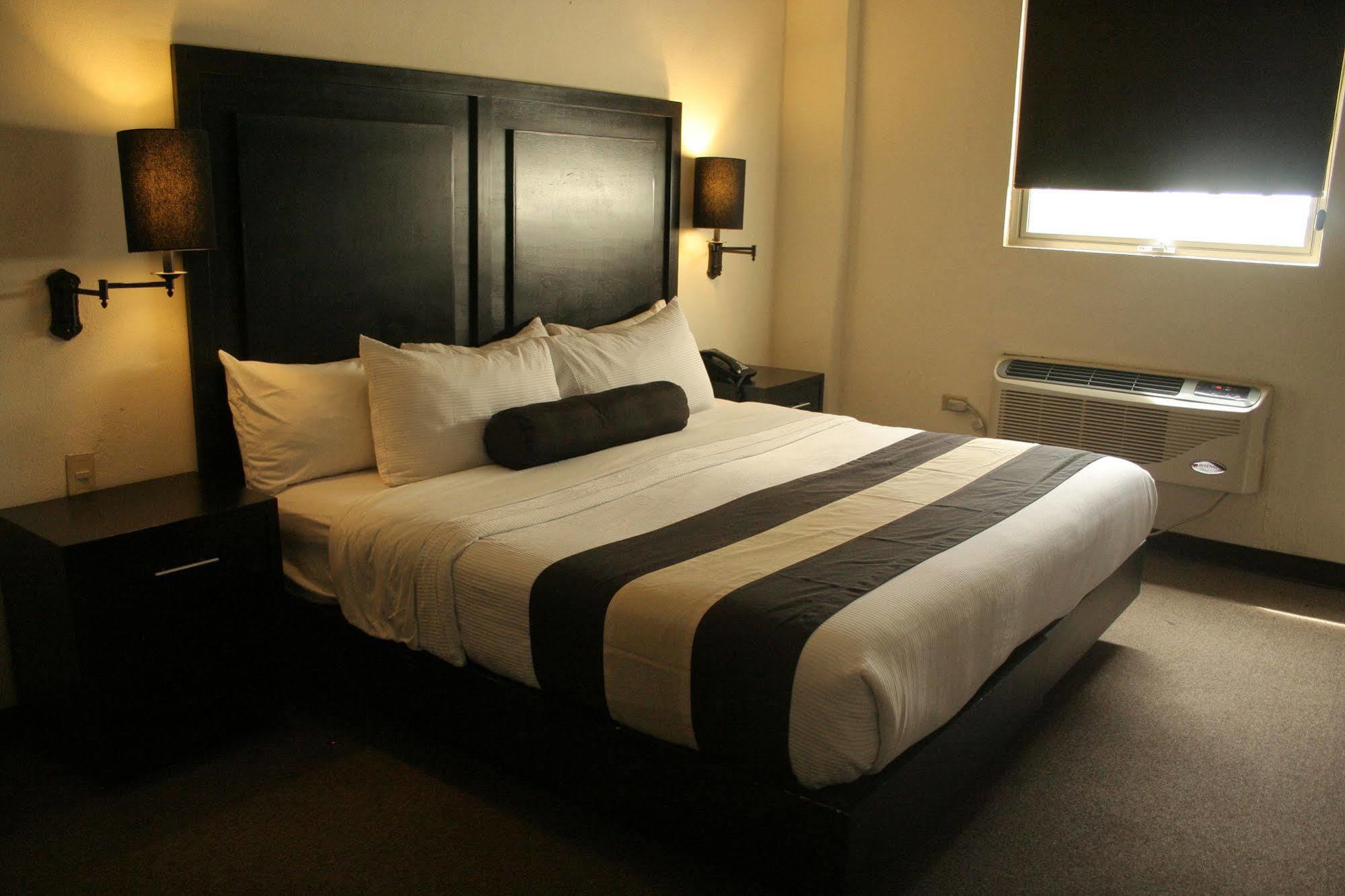 Hotel El Camino Inn & Suites เรย์โนซา ภายนอก รูปภาพ