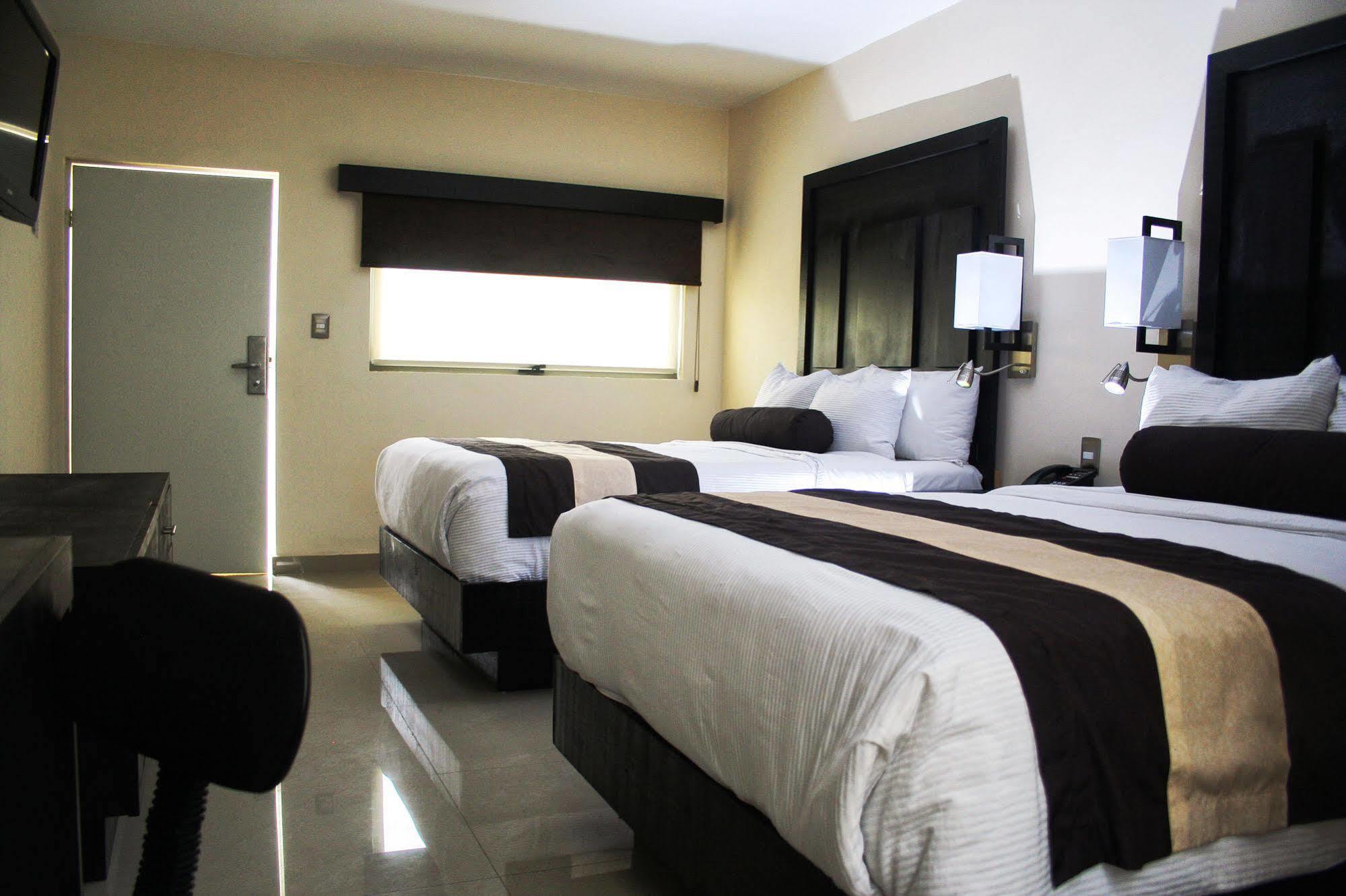 Hotel El Camino Inn & Suites เรย์โนซา ภายนอก รูปภาพ
